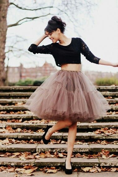 30-Outfit-Ideas-with-Lace-and-Tulle-for-Romantic-Look-25