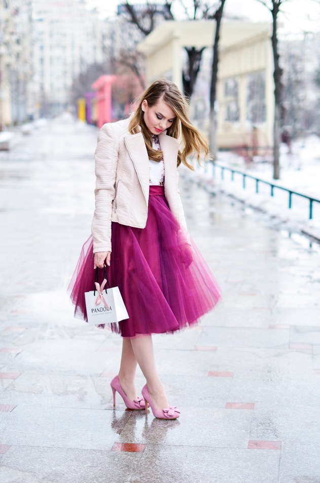 burgundy-tulle-skirt-pink-romantic-outfit