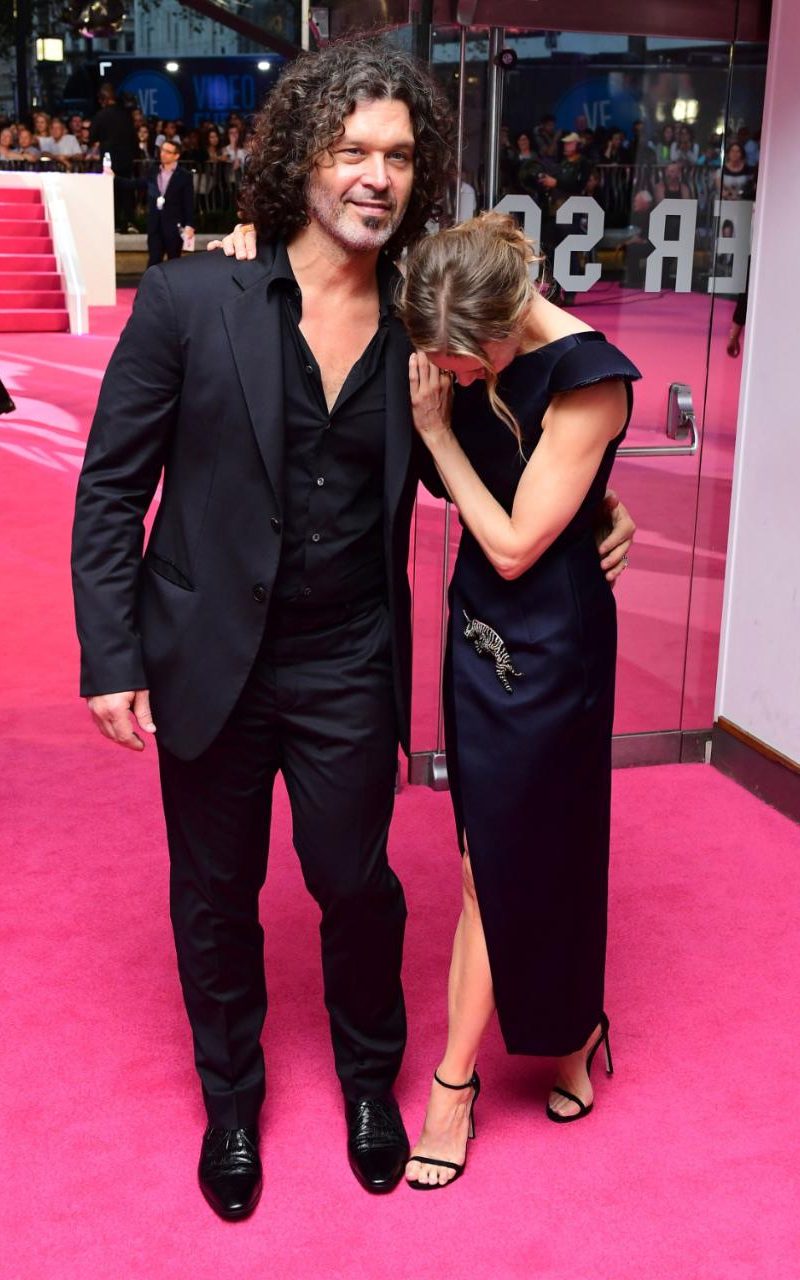 bridgetjones21-xlarge_trans++6Z-cL9e6PrdF9dDpP5n8OtyAwHkKM_6mxQ0bzsd2sb4