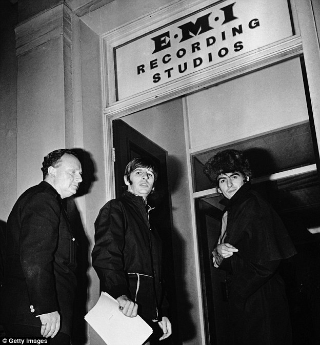 27964eb400000578-3039568-image-m-47_1429091899060