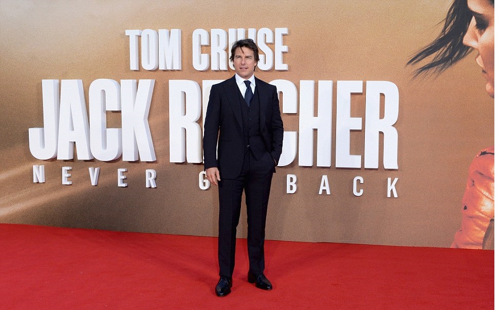 398edde000000578-3856662-long_awaited_the_sequel_is_again_adapted_from_one_of_lee_child_s-a-47_1476993388162