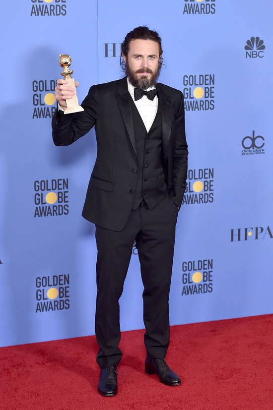 6-golden-globes-2017-red-carpet-fashion-the-men-casey-affleck
