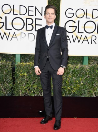 7-golden-globes-2017-red-carpet-fashion-the-men-matt-bomer