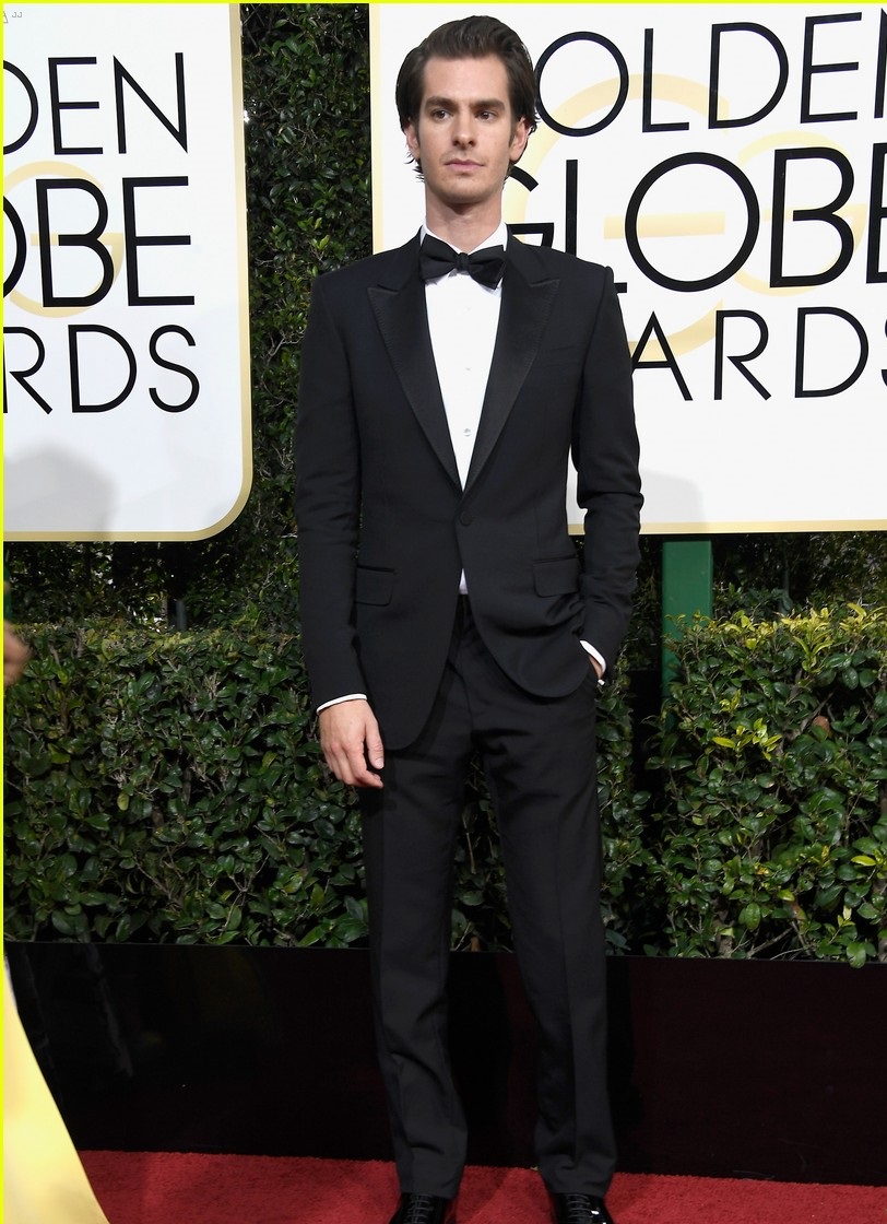 andrew-garfield-2017-golden-globes-04