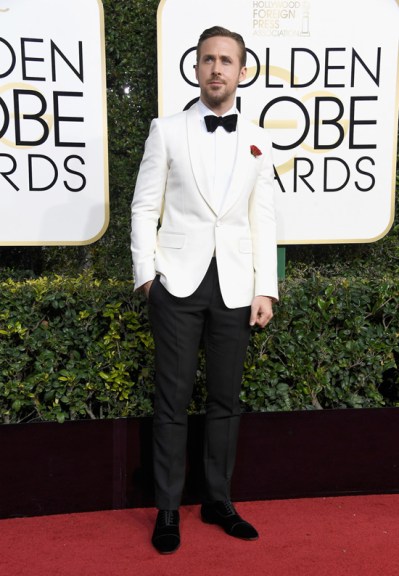 ryan-gosling-la-la-land-2017-golden-globe-awards-red-carpet-fashion-gucci-tom-lorenzo-site-2